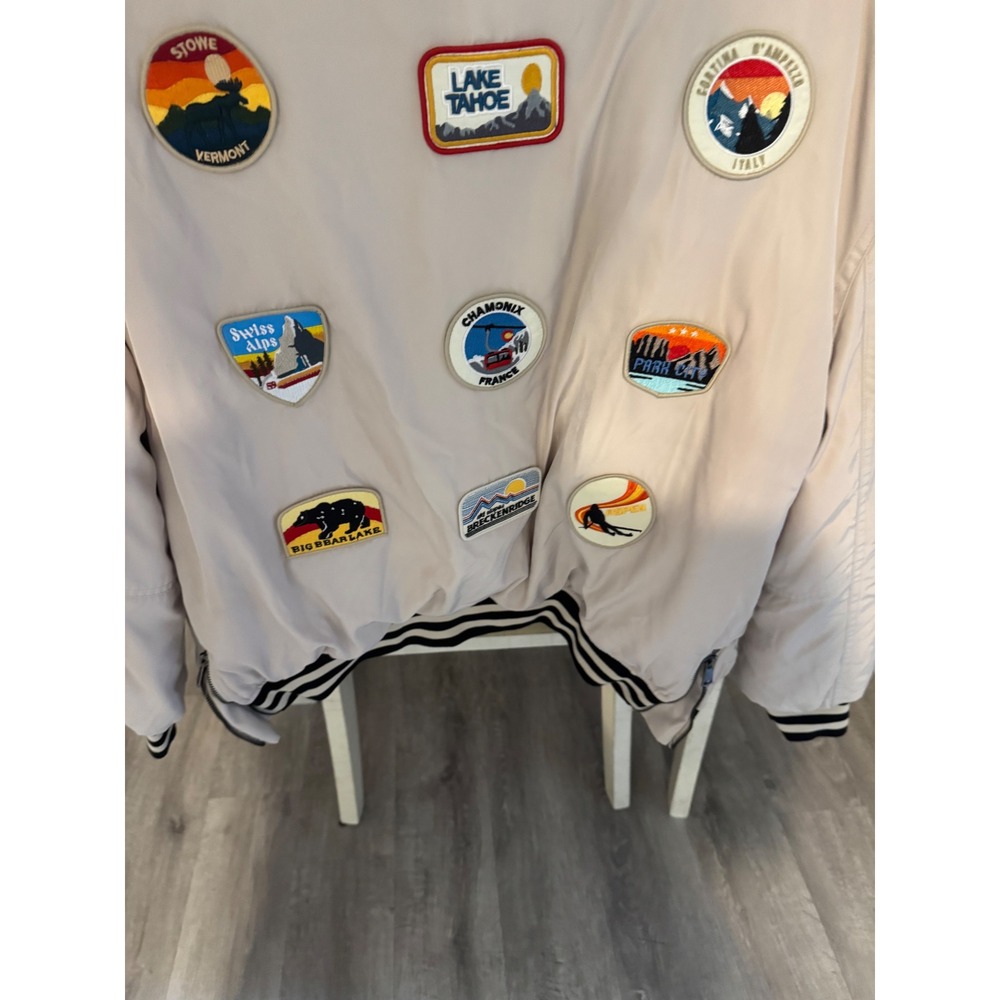 13th & Swan Womens Travel Patch Bomber Jacket Beige Varsity Snap Front Small